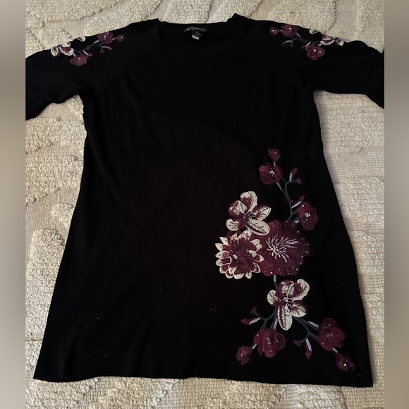 Inc International Concepts Plus  Black Embroidered Tunic Sweater. Bell-Sleeve 2X - Picture 4 of 6